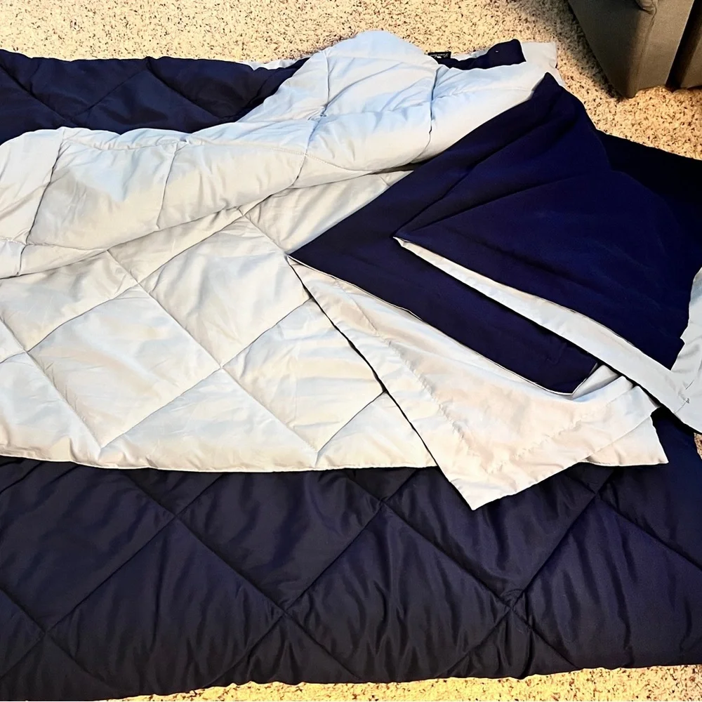 Queen size bedspread reversible